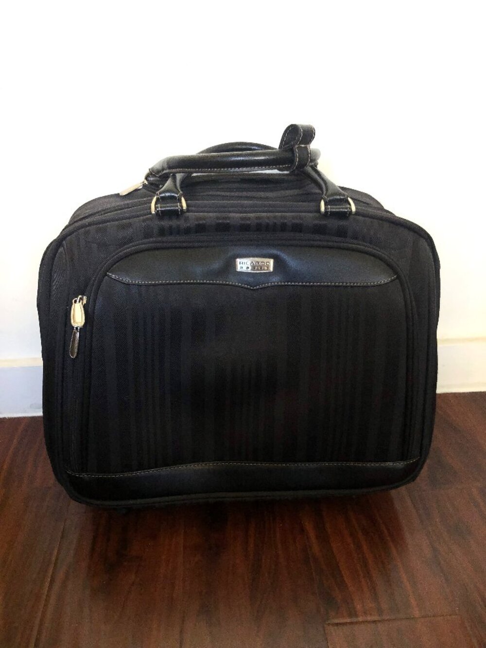 RICARDO Beverly Hills Elite Mariposa 17" Roller Business Carry-On Suitcase Black
